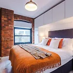 Luxury 2br - Bricked Modern - The Call