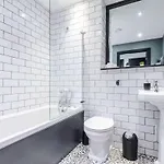 Luxury 2br - Bricked Modern - The Call * 리즈