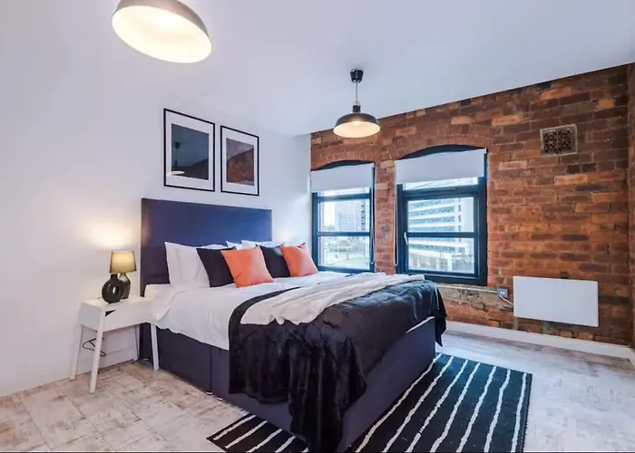 Luxury 2br - Bricked Modern - Apartamento