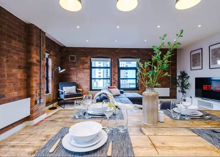 Luxury 2br - Bricked Modern -